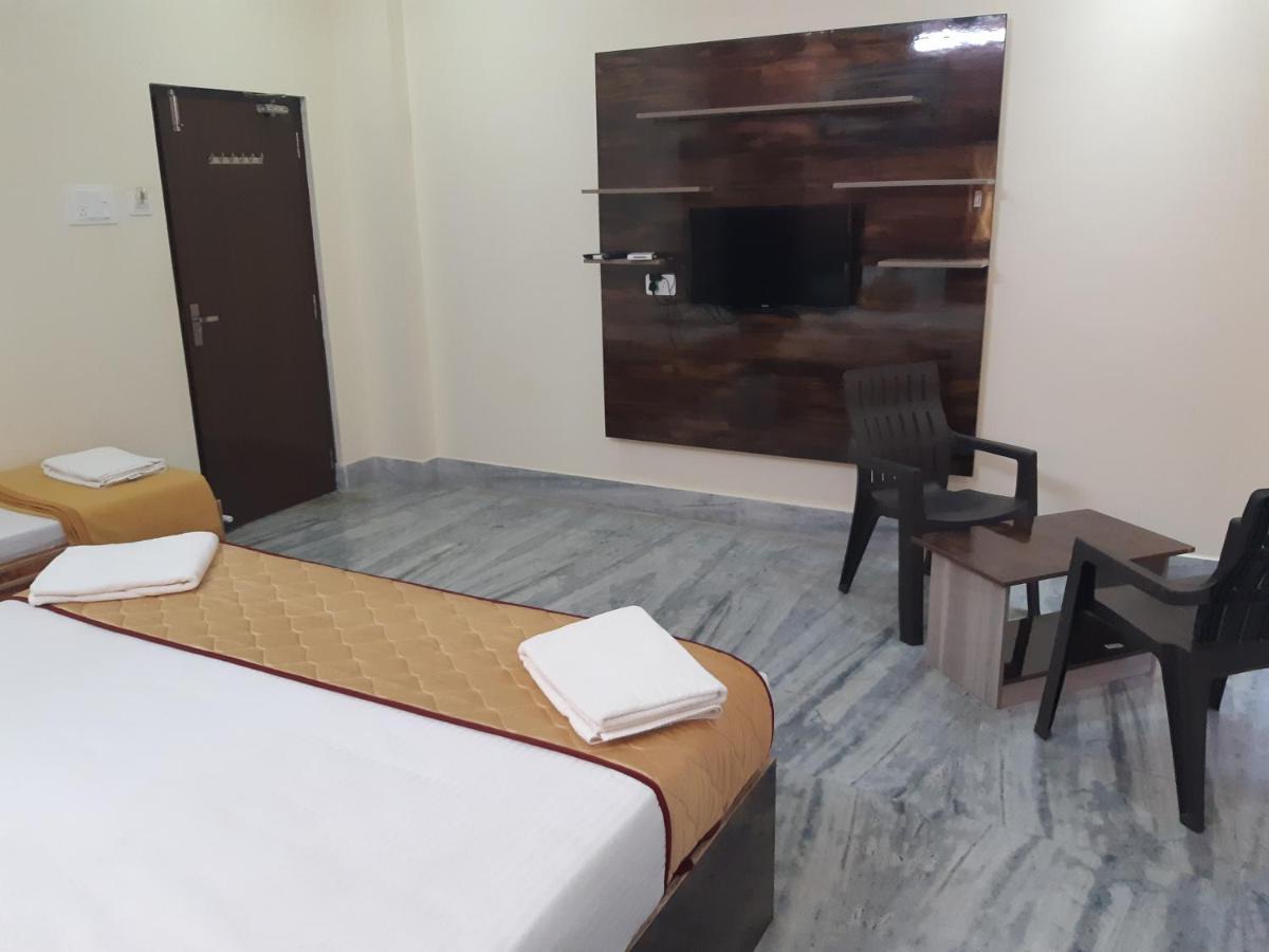 Devansh Bhanu Residency Dbr Srikalahasti Exterior photo