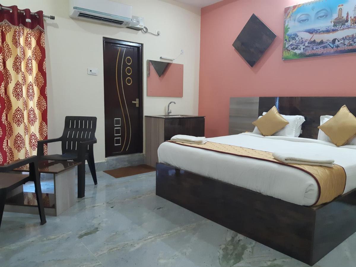 Devansh Bhanu Residency Dbr Srikalahasti Exterior photo