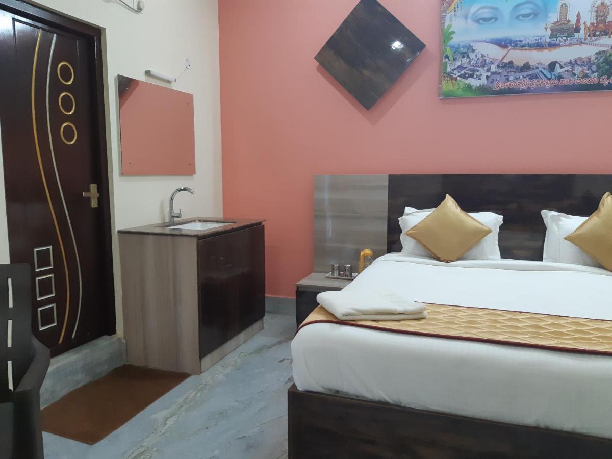 Devansh Bhanu Residency Dbr Srikalahasti Exterior photo