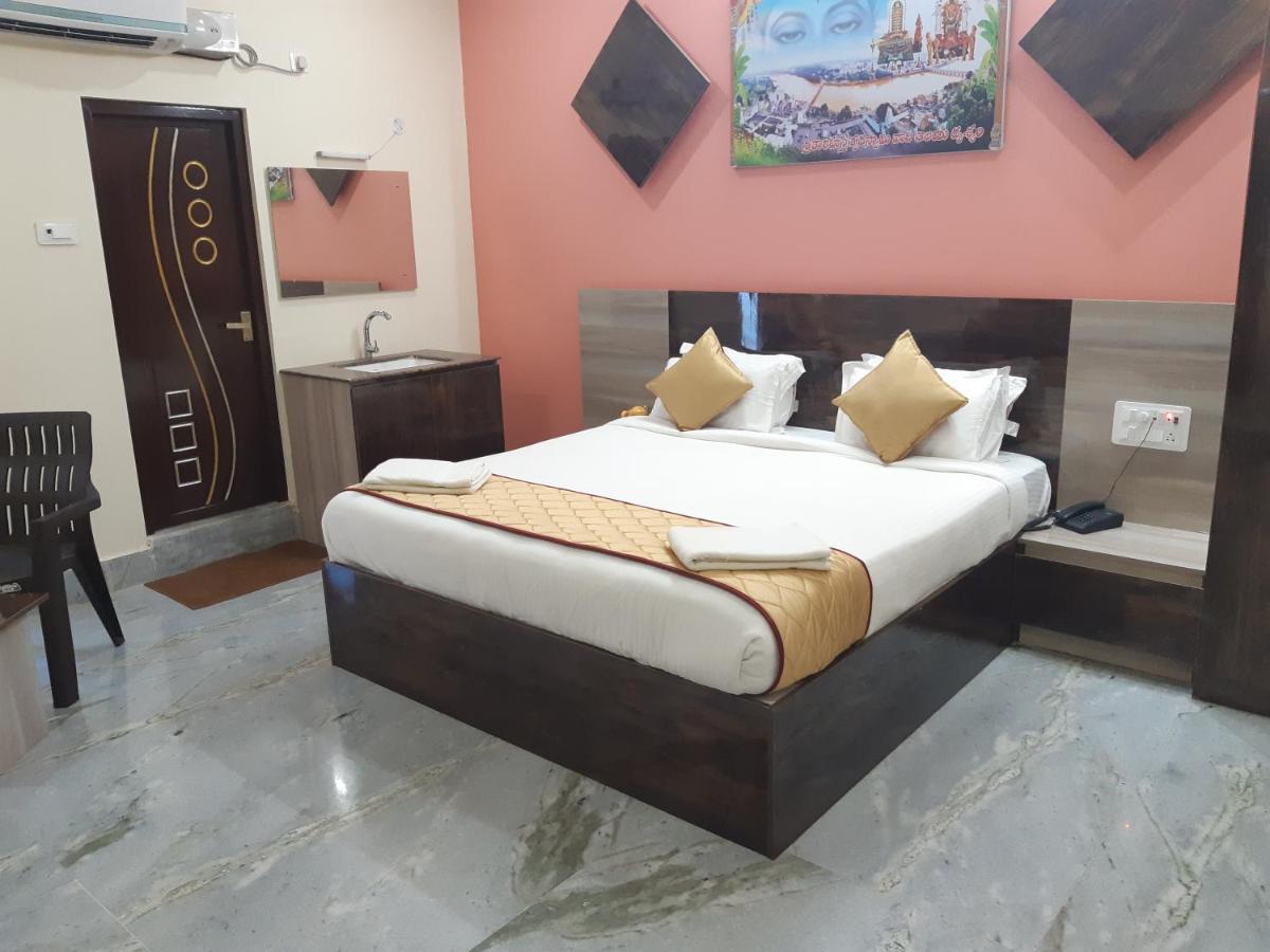Devansh Bhanu Residency Dbr Srikalahasti Exterior photo
